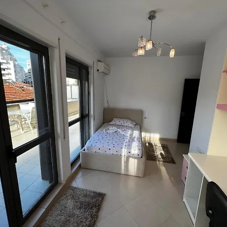 Grande Veranda 2 * Tiran